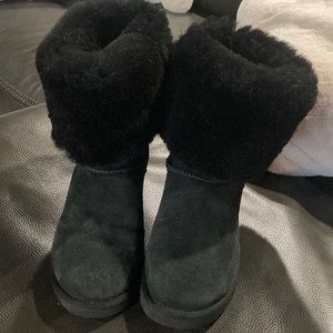 Like new black tall Uggs size 7